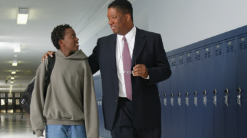 Supporting Principals’ Learning: Key Features of Effective Programs