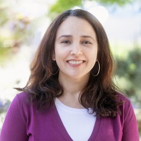 Laura Hernandez Headshot