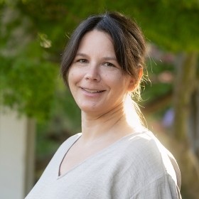 Mandy Rodrigues Headshot