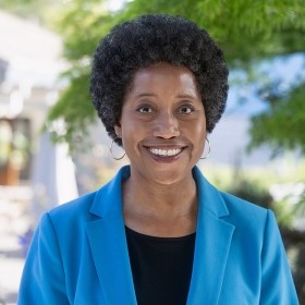 Mavis Sanders Headshot