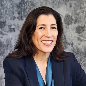 Elena Silva Headshot